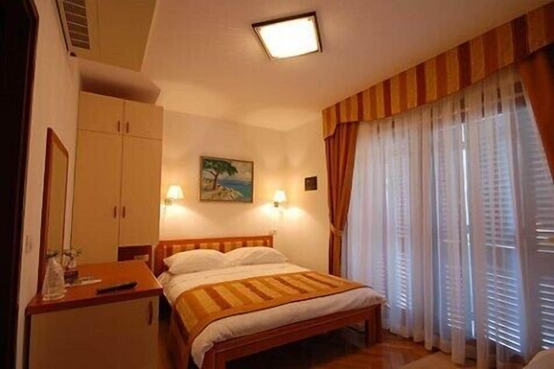 Hotel Trogirski Dvori Экстерьер фото