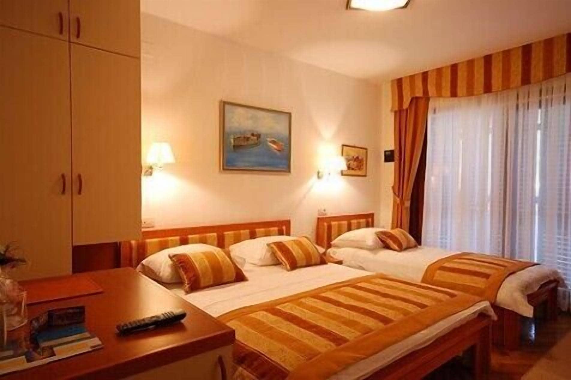 Hotel Trogirski Dvori Экстерьер фото