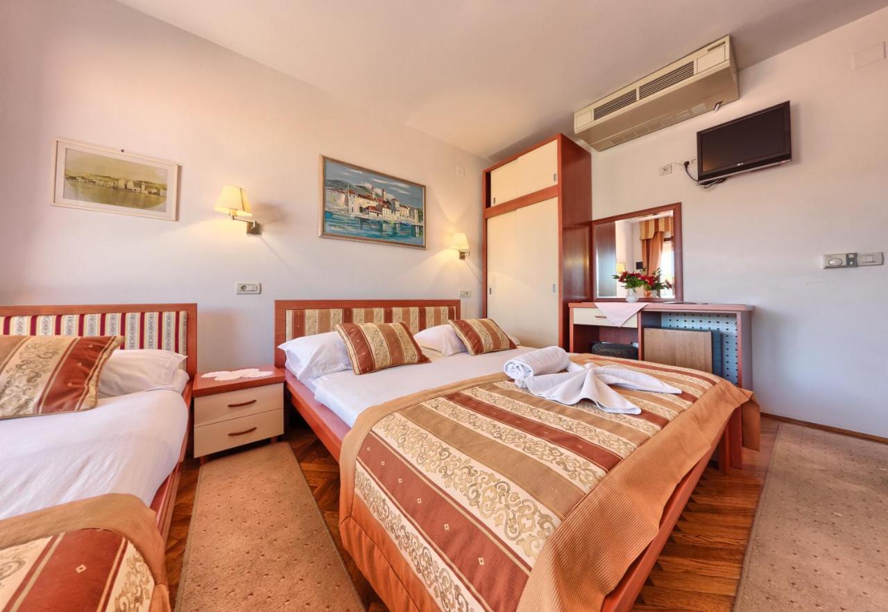 Hotel Trogirski Dvori Экстерьер фото