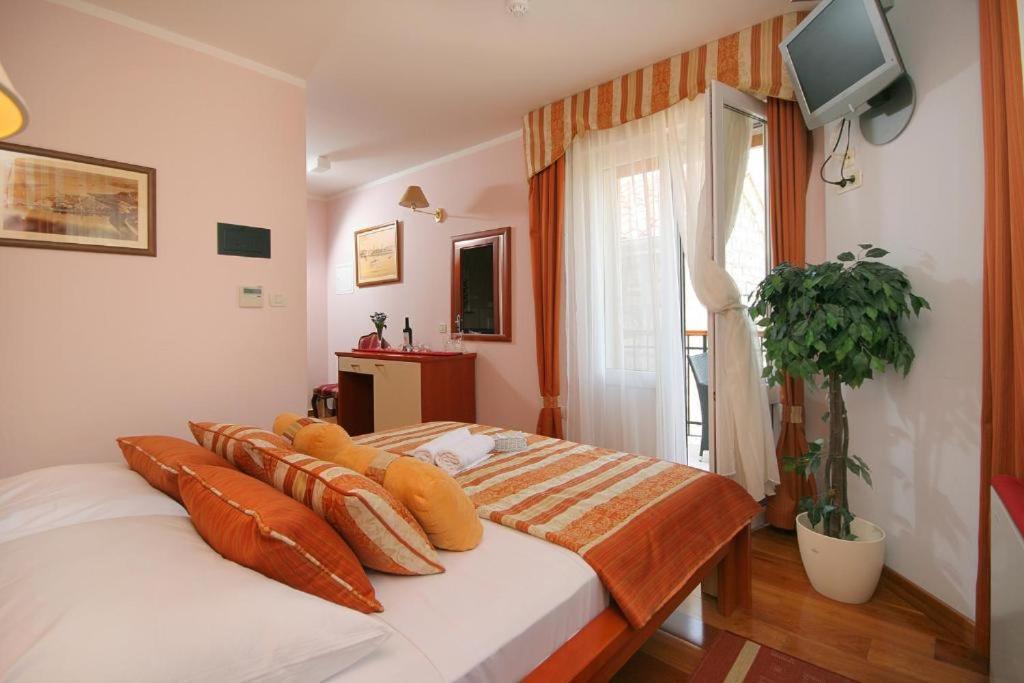 Hotel Trogirski Dvori Экстерьер фото