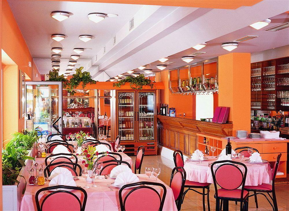 Hotel Trogirski Dvori Экстерьер фото