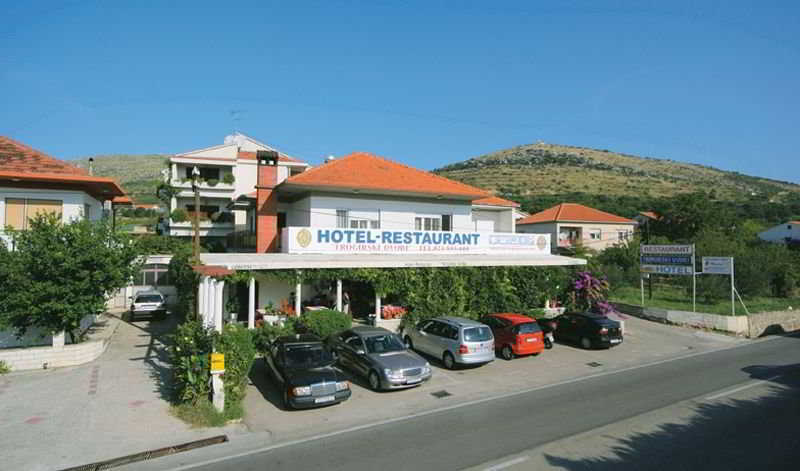 Hotel Trogirski Dvori Экстерьер фото