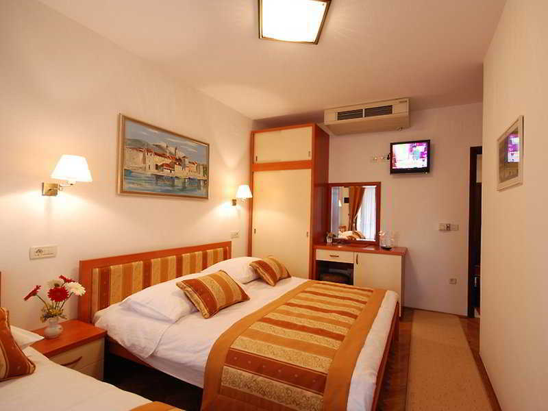 Hotel Trogirski Dvori Экстерьер фото