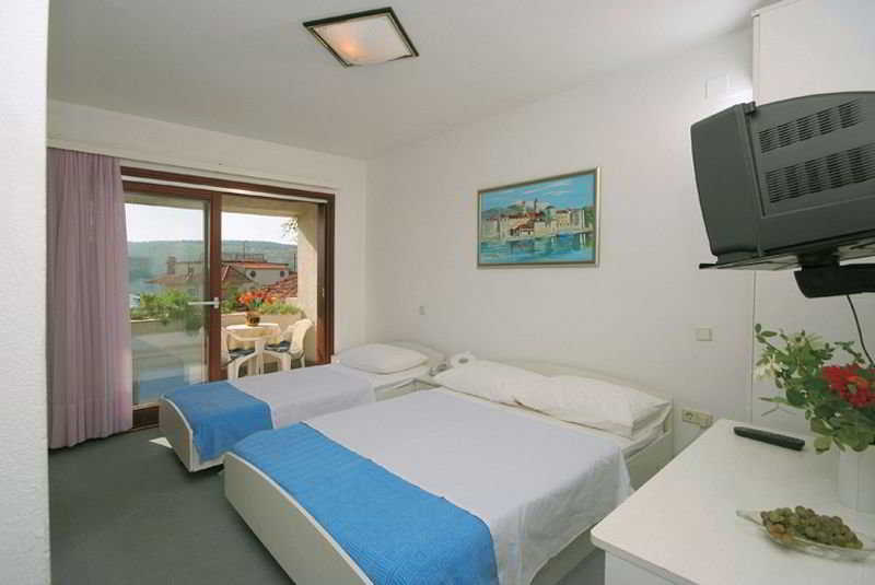Hotel Trogirski Dvori Экстерьер фото